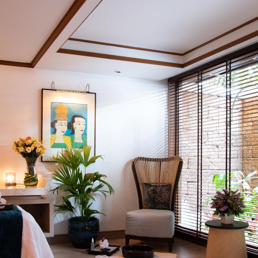 Anantara Riverside Bangkok Resort Dış mekan fotoğraf A room at the hotel