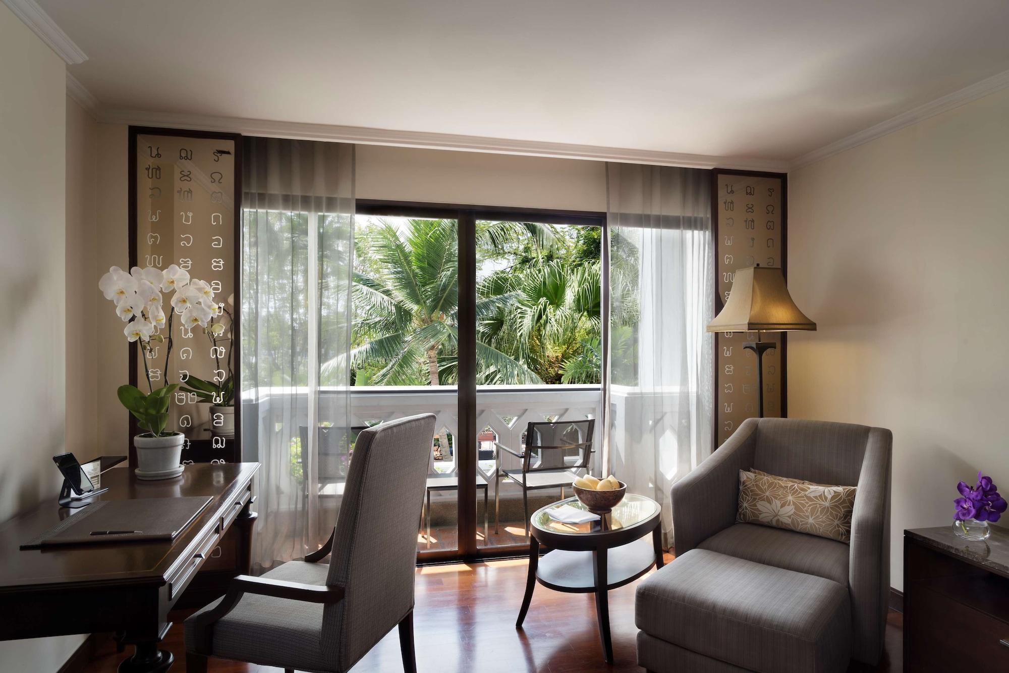 Anantara Riverside Bangkok Resort Dış mekan fotoğraf A room at the hotel