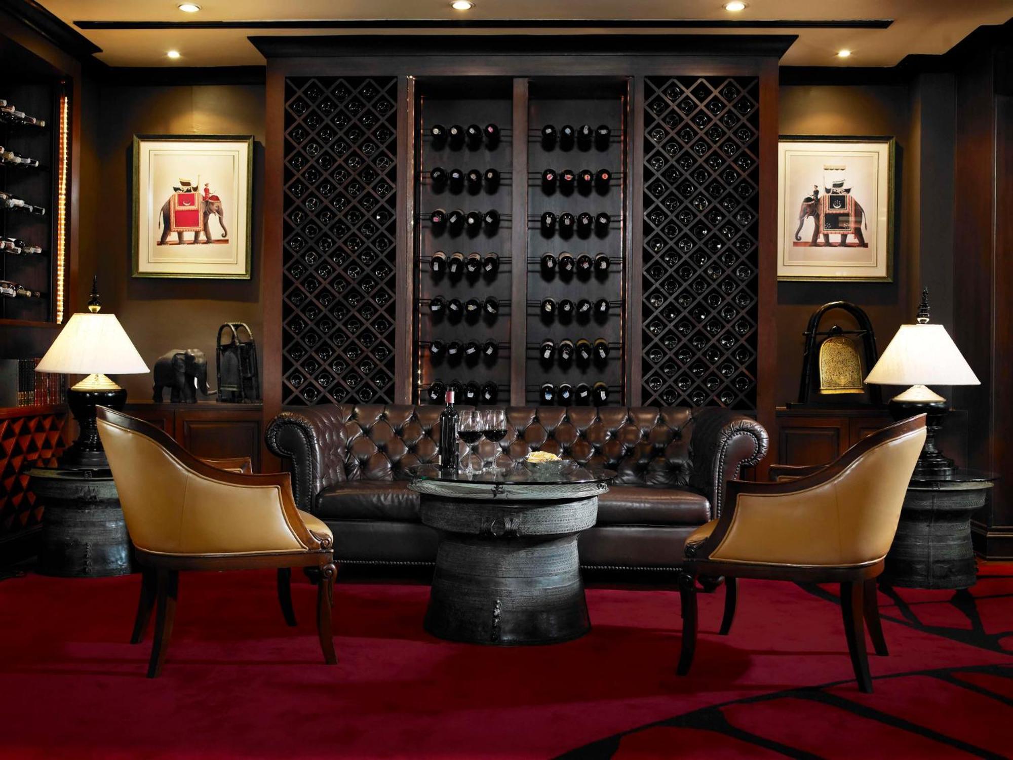 Anantara Riverside Bangkok Resort Dış mekan fotoğraf The Wine Library
