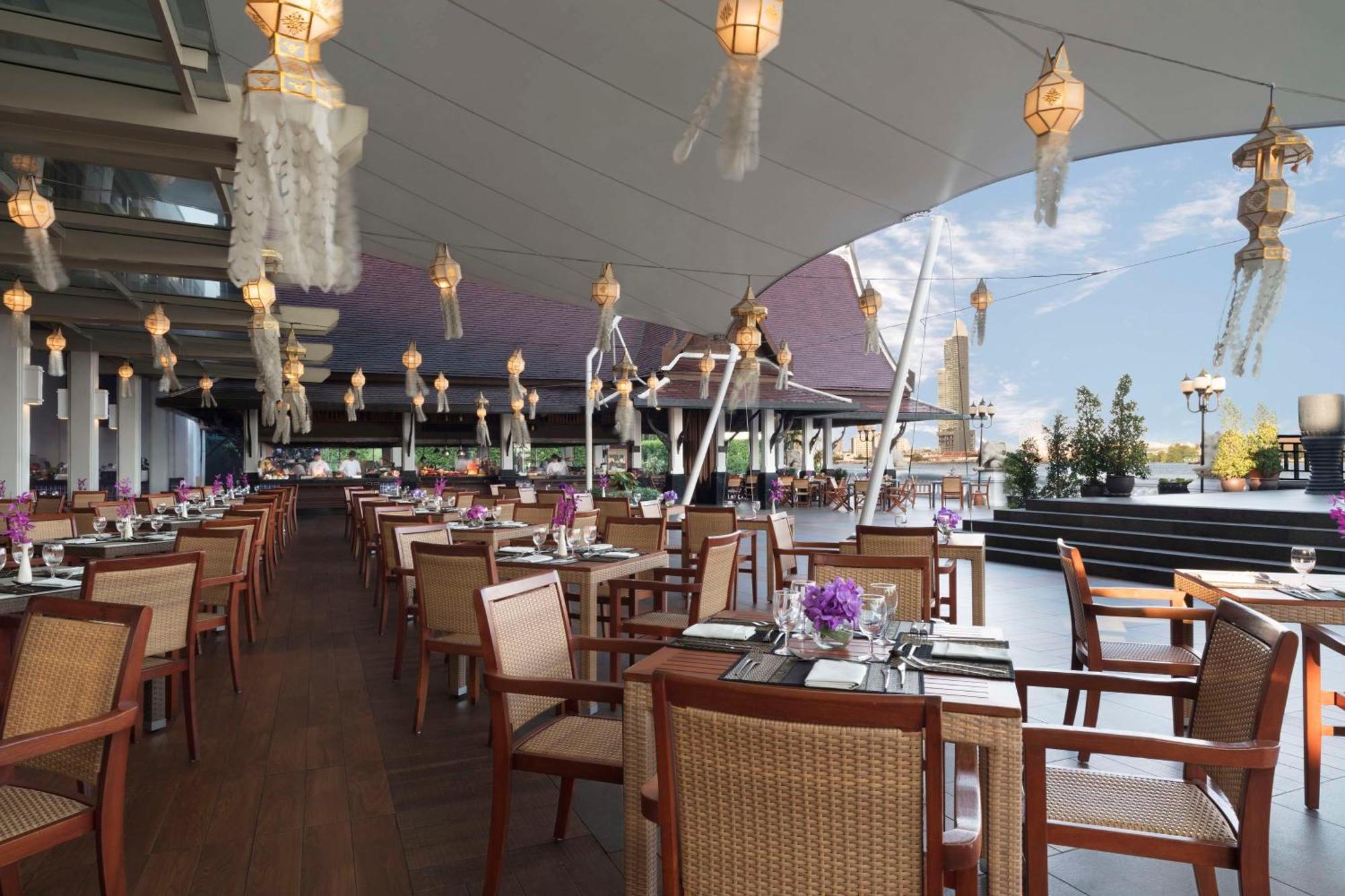 Anantara Riverside Bangkok Resort Dış mekan fotoğraf The Deck