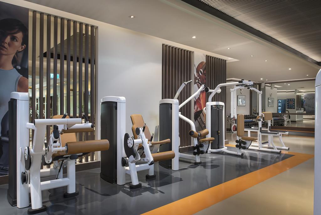 Anantara Riverside Bangkok Resort Dış mekan fotoğraf The gym at the hotel
