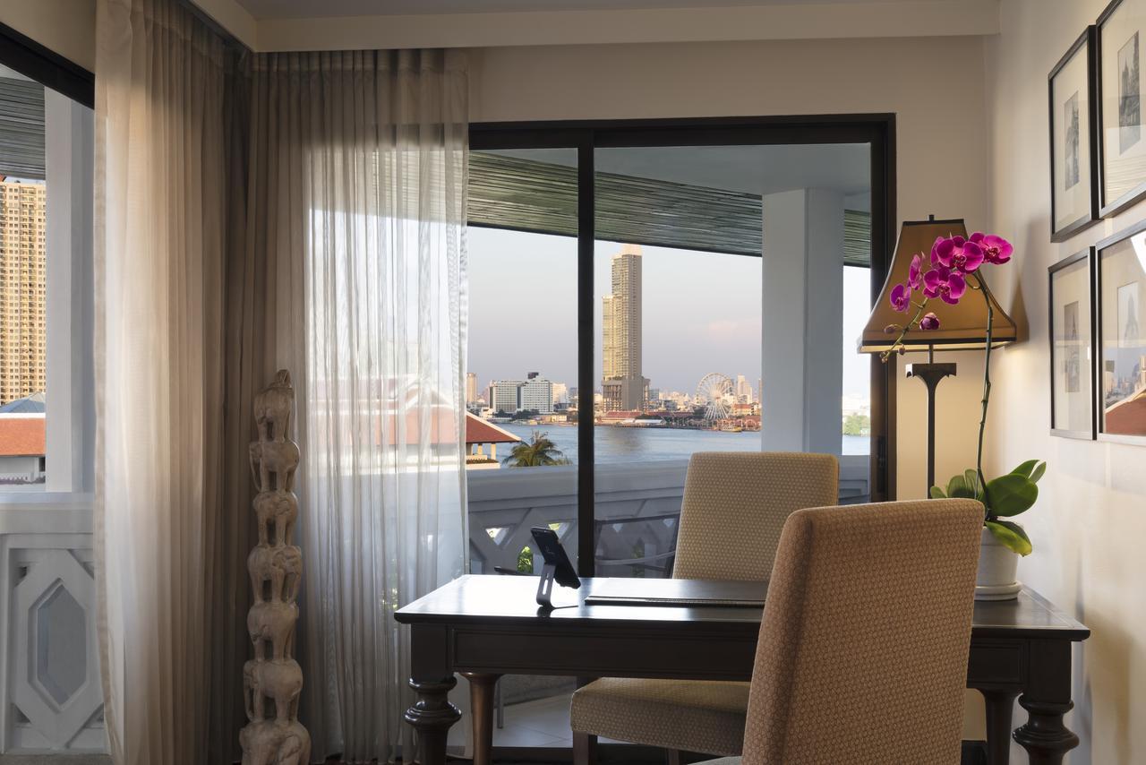 Anantara Riverside Bangkok Resort Dış mekan fotoğraf A typical office at the Riverview